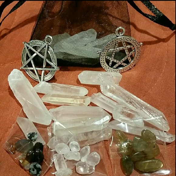 Watermelon quartz mermaid scale necklace nwt - Picture 5 of 5